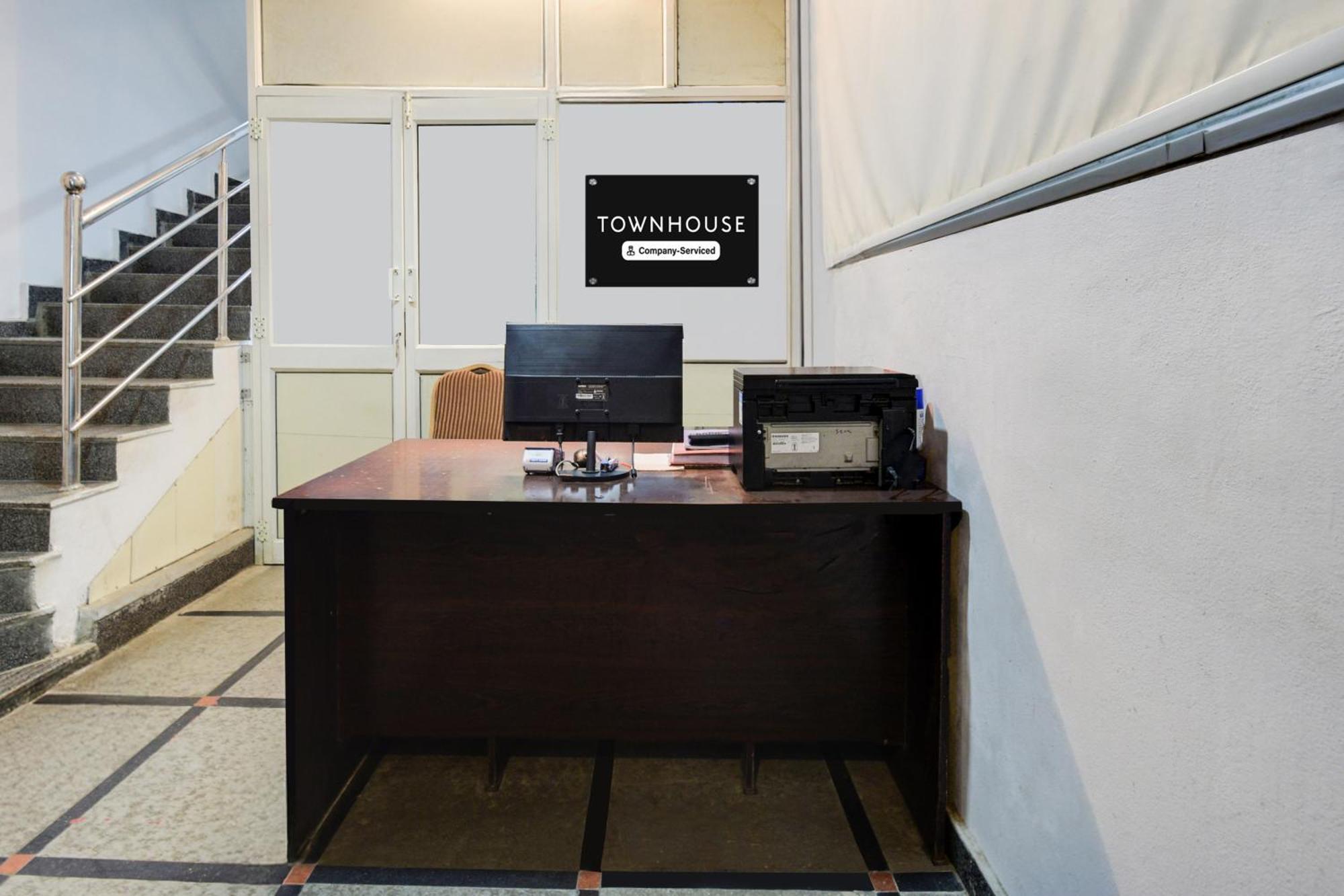 Отель Super Townhouse Alwal Road Trimulgherry Экстерьер фото