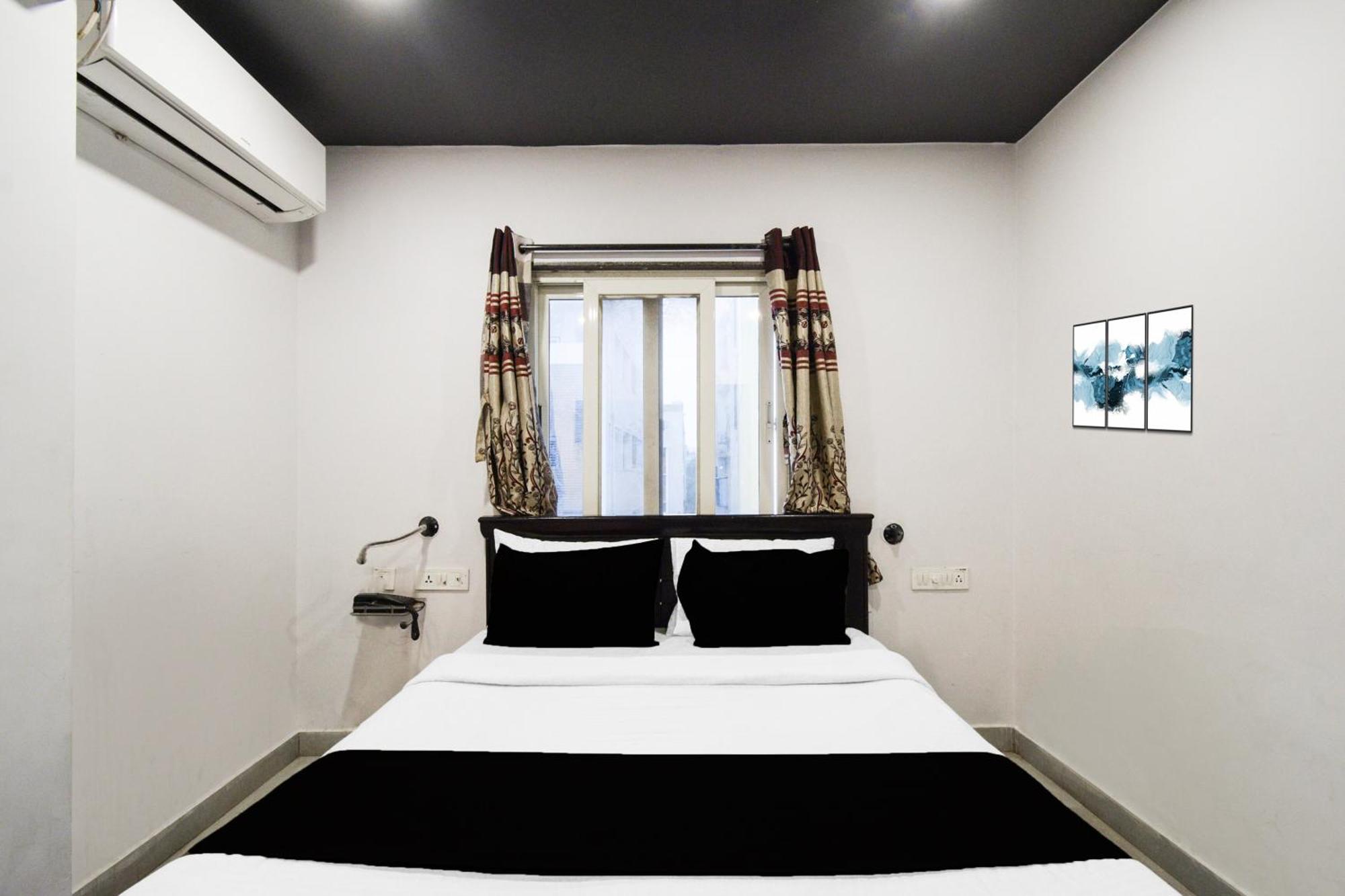 Отель Super Townhouse Alwal Road Trimulgherry Экстерьер фото